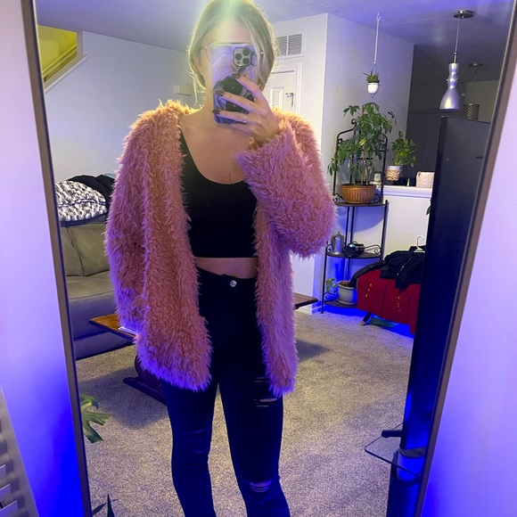 Faux fur coat - Picture 4 of 6